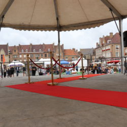 Défilé sur La Grand place de Bergues by DG Events